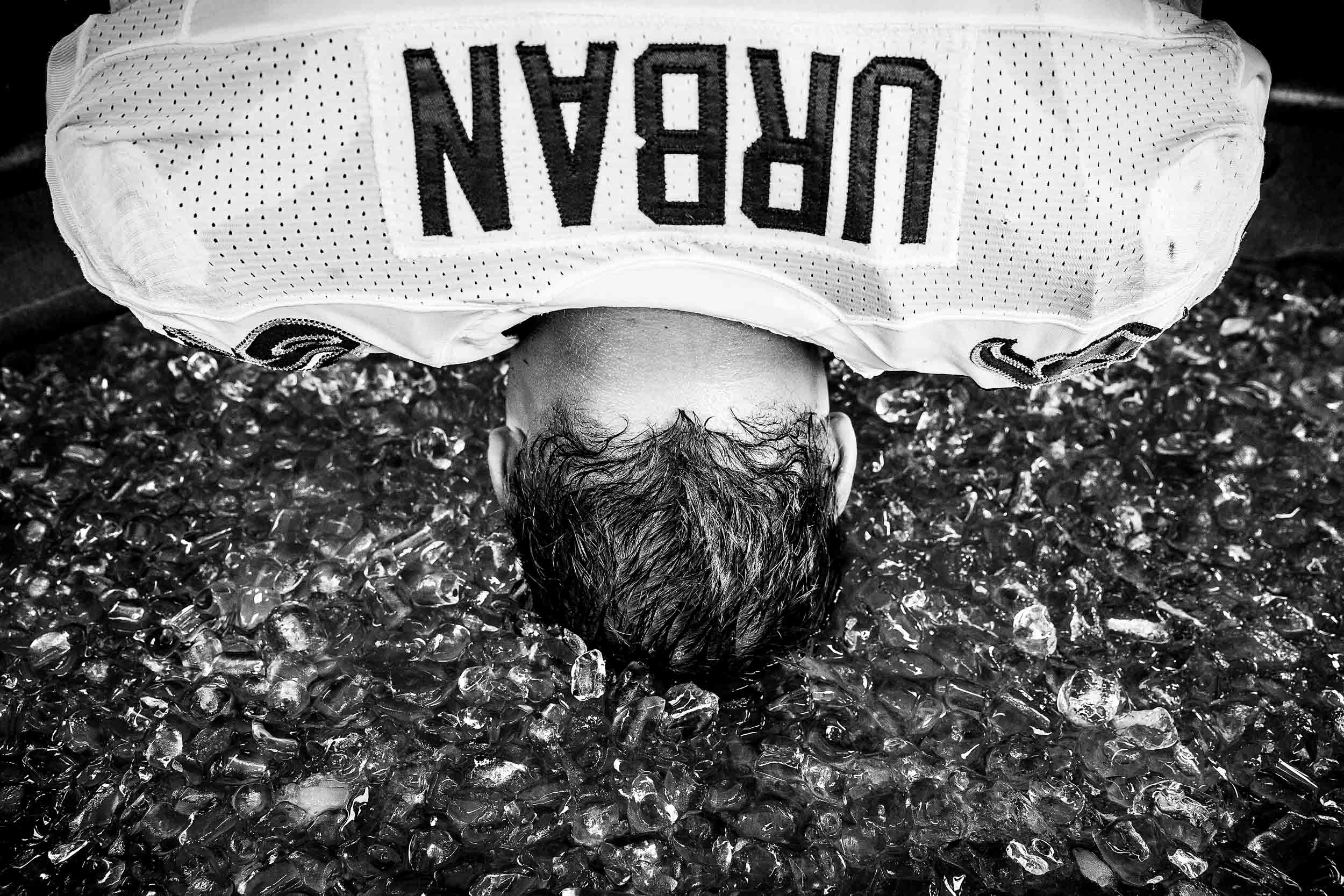 COMMERCIAL SPORTS ADVERTISING PHOTOGRAPHER NEAR NEW YORK PHOTOGRAPHS NIKE NFL UNIFORM SPORTS DOCUMENTARY
