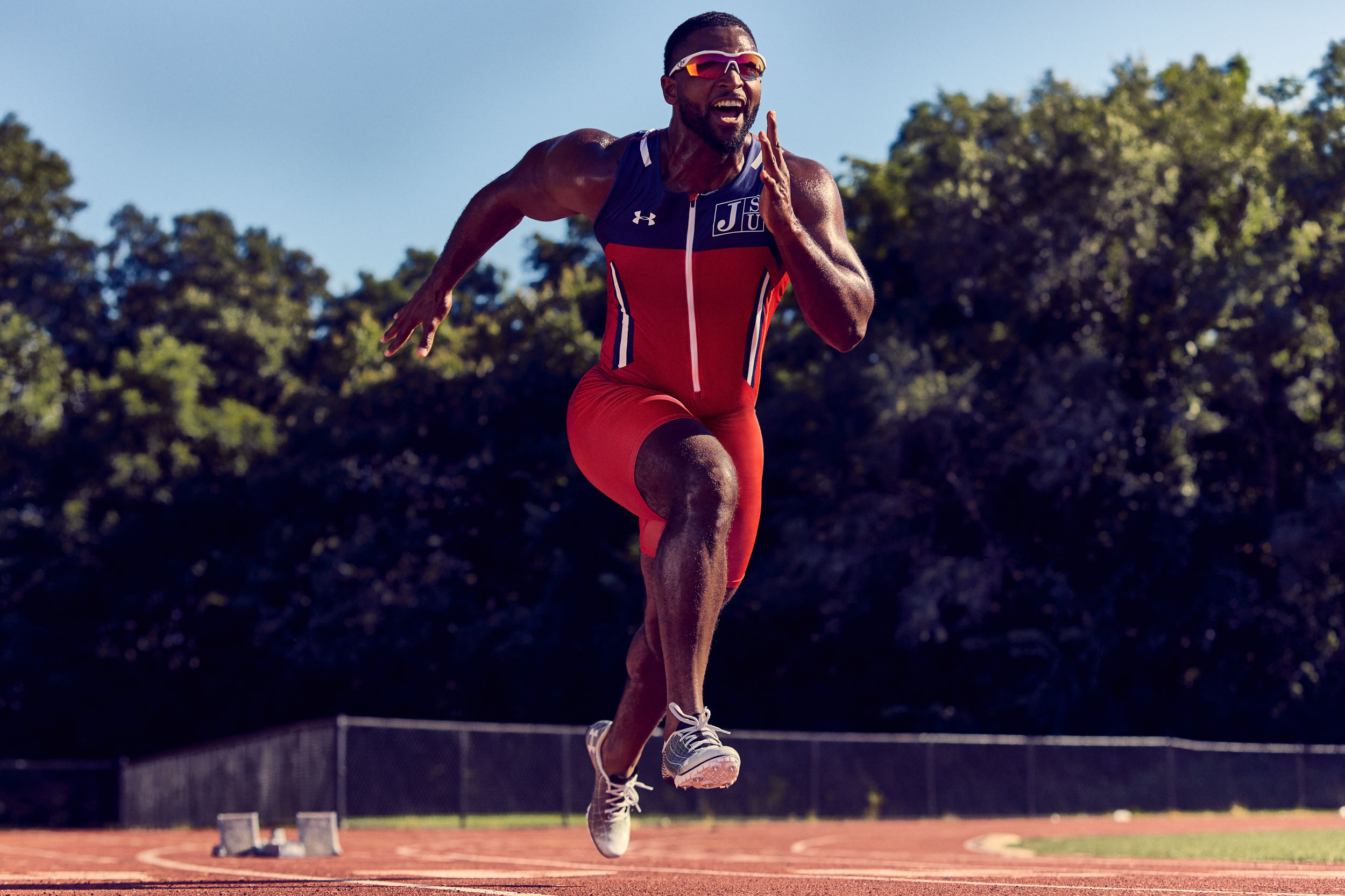 COMMERCIAL SPORTS ADVERTISING PHOTOGRAPHER CREATING ATHLETE PORTRAIT PHOTOGRAPHY