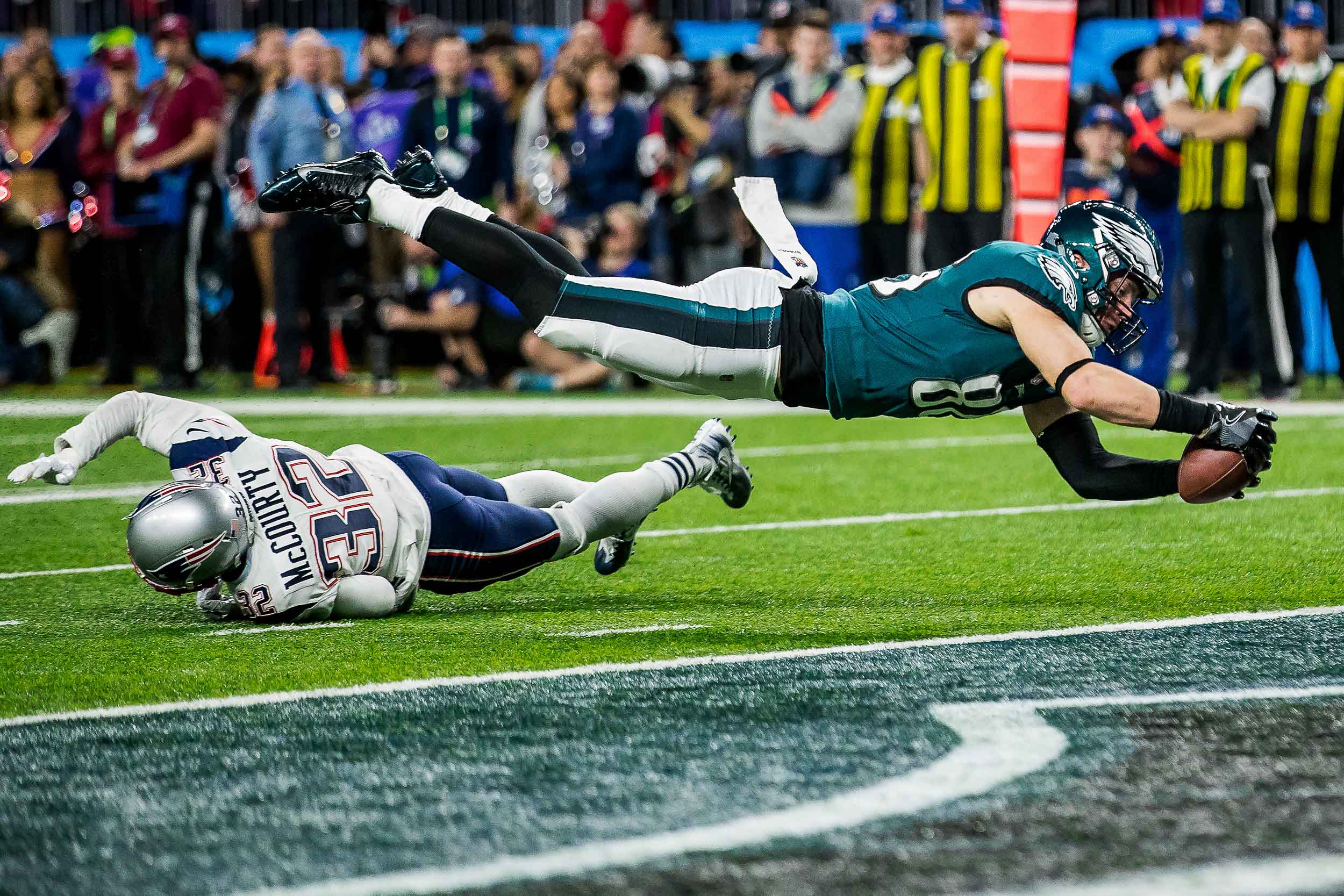 BEST NFL SUPER BOWL ACTION HIGHLIGHTS PHOTOGRAPHY WITH NFL MVP TOM BRADY PATRICK MAHOMES PEYTON MANNING WITH BEYONCE KNOWLES-CARTER HALFTIME PERFORMANCE PHOTOGRAPHER IN LOS ANGELES